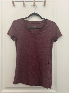 Mossimo Supply Co. Short Sleeve V-Neck Tee — Heathered Maroon